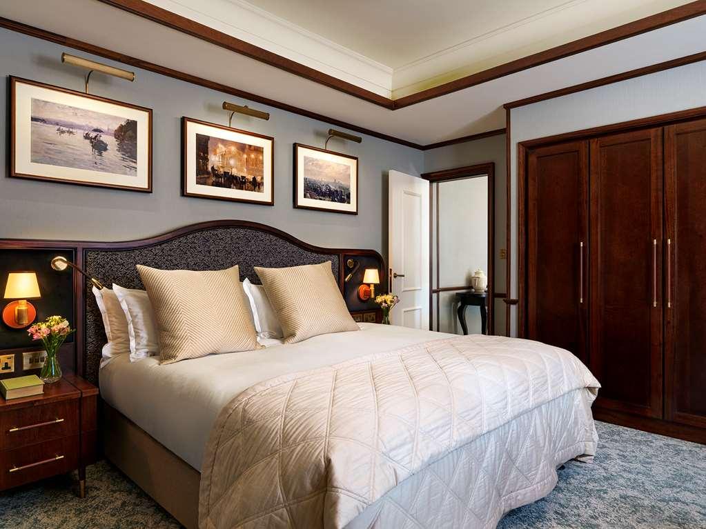 The Stafford London Ξενοδοχείο Δωμάτιο φωτογραφία A bedroom at the Taj Mahal Palace