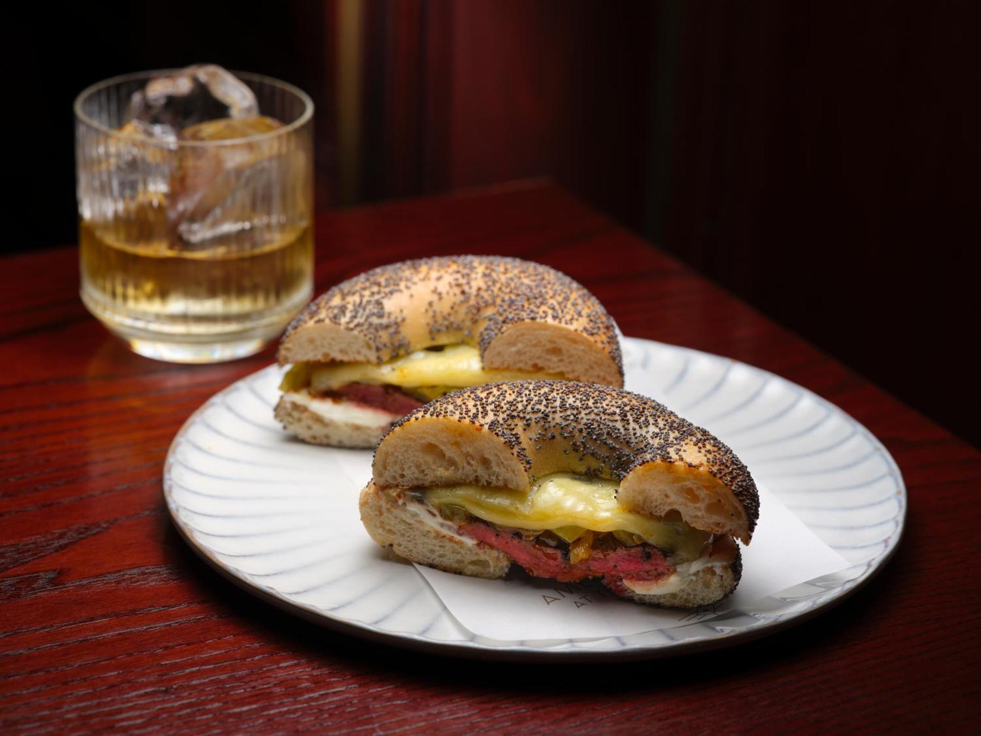 The Stafford London Ξενοδοχείο Εξωτερικό φωτογραφία A bagel dog
