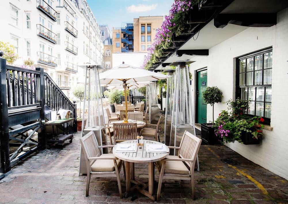 The Stafford London Ξενοδοχείο Εξωτερικό φωτογραφία The courtyard at The Ivy, St John's Wood